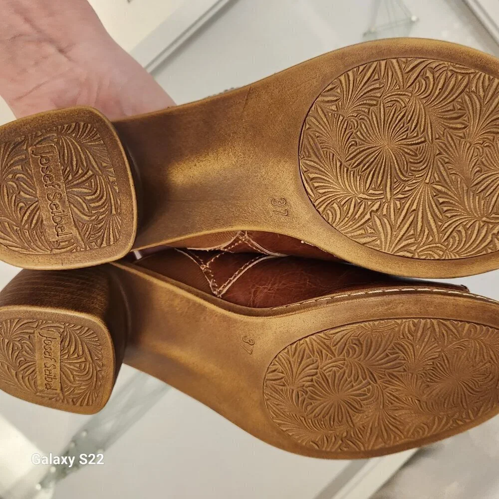 Josef Seibel Catalonia 25 Camel Dolomite Ladies Heeled Sandals. NIB. Size 6.5